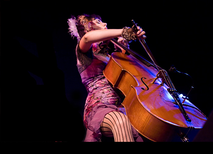 This is a photograph. If you can't see it, then something is wrong. Try clicking a button above that will allow you to view or display images in your email inbox. That should do the trick.